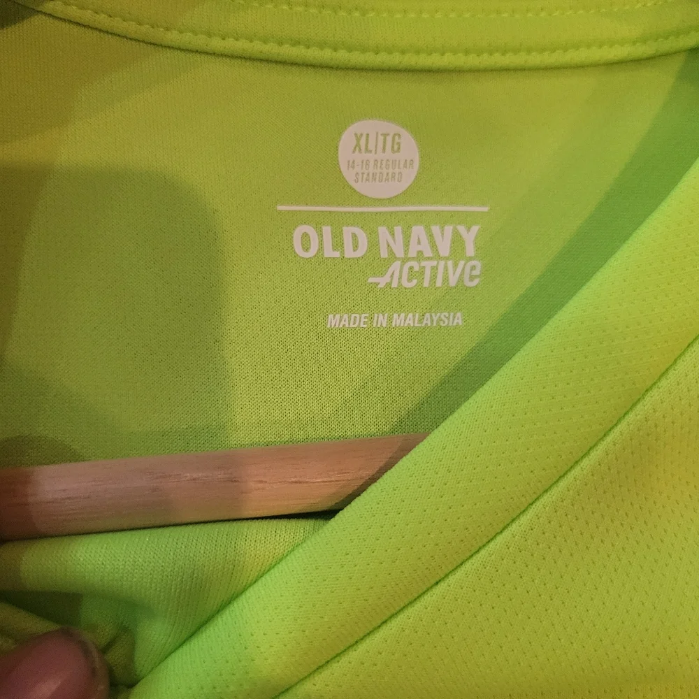 Old‎ Navy Athletics Shirt Boys Size XL